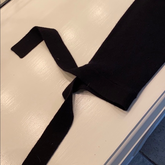 Theory Cashmere Sweater - Picture 3 of 5